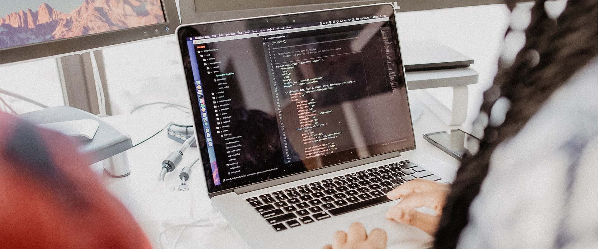 Dependency injection in swift using property wrappers